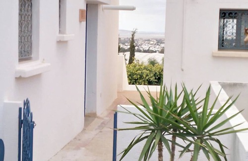 Gammarth Apartment | A quiet little cocoon with a fireplace