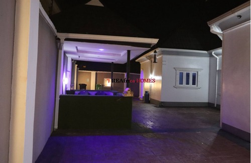 Ife House | A Quiet Oasis Close to Nature and Culture