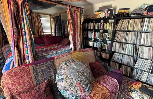 Eagle Rock Apartment | A quiet, super comfortable boho retreat in artist-friendly Eagle Rock.