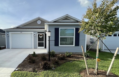 Okahumpka House | A Ray of Funshine - Active comm. with lots of Golf, pools, pickleball + more.