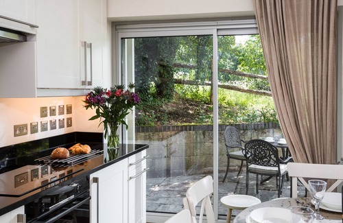 Sevenoaks Cottage | A recently converted Kent ragstone coach house near Sevenoaks.