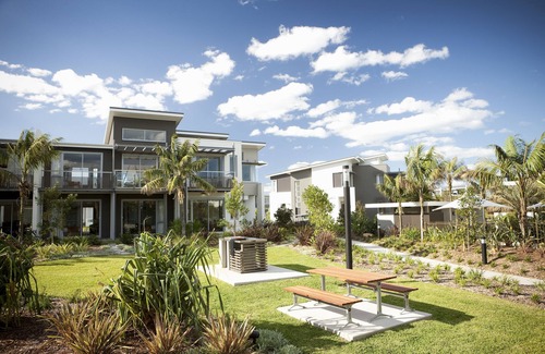 Magenta Shores House | A relaxing coastal getaway