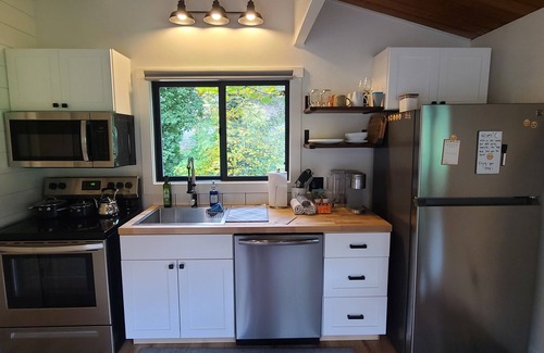 Douglas County House | A Restful Studio Near a Creek and Forest - Pets