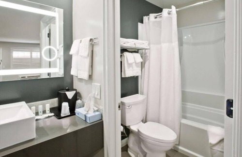 Hayward House | A room with great value in Hayward