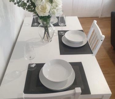 Wolverhampton Apartment | A&S properties, no guest fees, with drive and near city centre