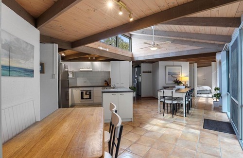 Inverloch House | A Sand and Sea Retreat - 150m from Beach, Pet Friendly