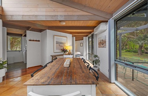 Inverloch House | A Sand and Sea Retreat - 150m from Beach, Pet Friendly