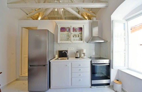 idhra House | A Sea-licious Vacation - Chic & Style in Hydra