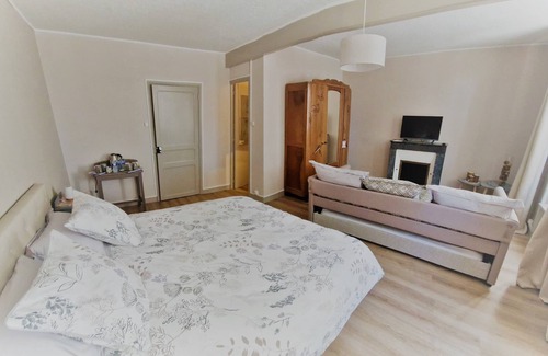 Saint Martin de Juillers Bed & Breakfast | A short break at Clos Saint Martin de Juillers