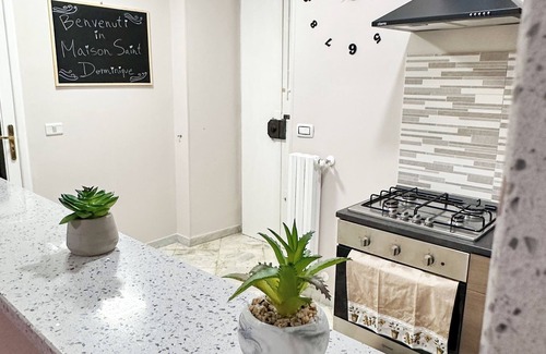 Molfetta Apartment | A short walk from the port of Molfetta, Family apartment with sea view.