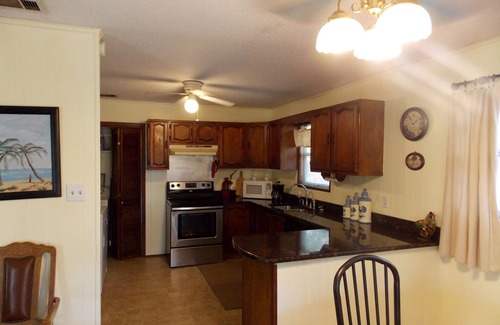 Dauphin Island House | A short walk to the Dauphin beach, 20% Discount for a month stay ,pets welcome