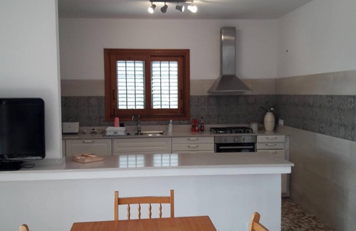 Sant Josep de sa Talaia Villa | A simple but adequately furnished villa, sea views and air conditioning. WIFI