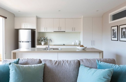 Barwon Heads Apartment | A slice of ocean luxe in the heart of Barwon Heads.