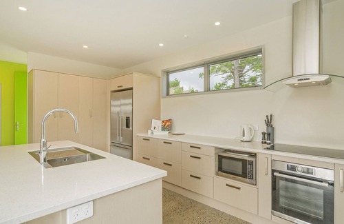 Whangapoua House | A Slice of Summer - Whangapoua Holiday Home