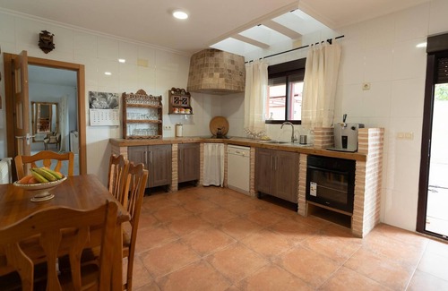 Cobisa Ski Chalet | A Solo 5 min de Toledo y Puy du Fou, Casa Ideal Para Familias con Sala de Juegos