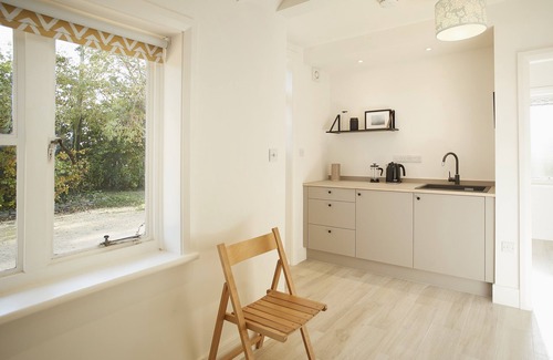 Eardisley House | A spacious 1930’s period house set in the picturesque village of Eardisley.