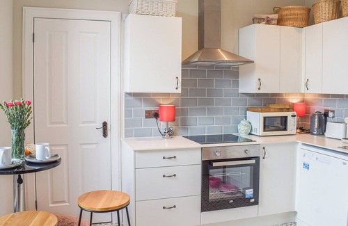 Helensburgh Cottage | A spacious apartment with stunning views over Gare Loch.