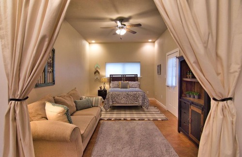 Mason Bed & Breakfast | A spacious comfortable Guest House perched atop Fort Mason Hill.
