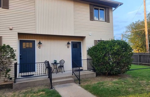Newton House | A Spacious Townhome in Newton - Unit D