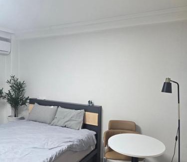 Banpo-dong Apartment | A spacious two-room accommodation near Gangnam, where dogs are allowed