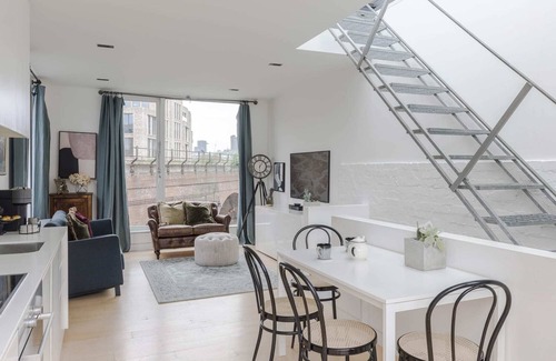South Bank House | A Starry Starry Night - Borough - by Frankie Says