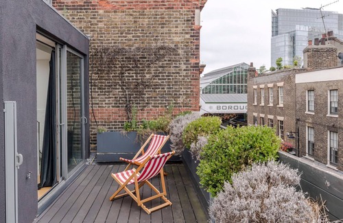 Cathedrals House | A Starry Starry Night - Borough - by Frankie Says