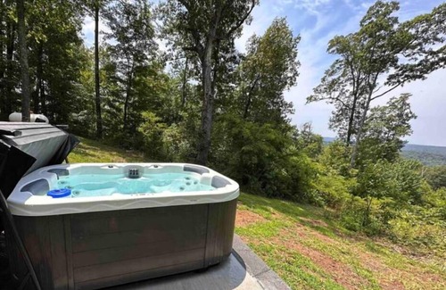 Harrison Cabin | A Still Point Cabin and HOT TUB!