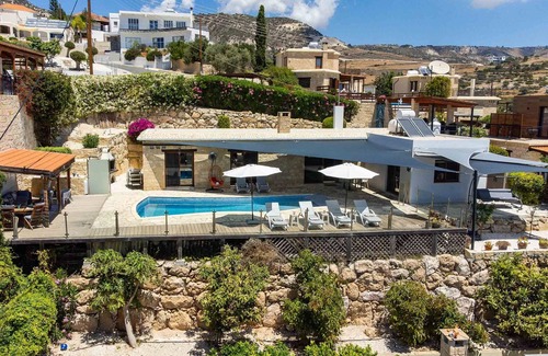 Peyia Town Villa | A stone built single storey villa that sleeps 6 guests in 3 bedrooms/amazing sea views