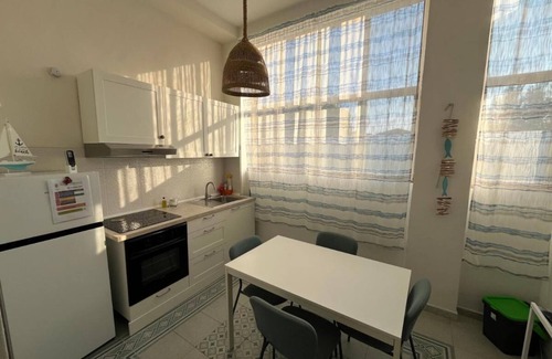 Locri Apartment | A stone's throw from the sea - lovely three-room apartment in Locri