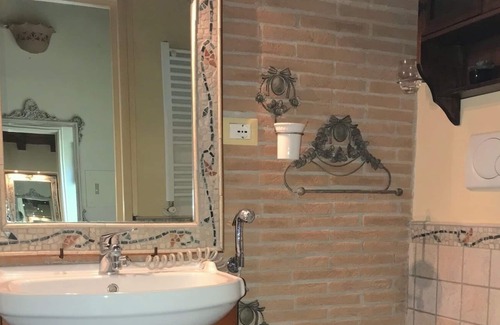 Villa Adriana Apartment | A stone's throw from Villa Adriana! Apartment with parking and garden