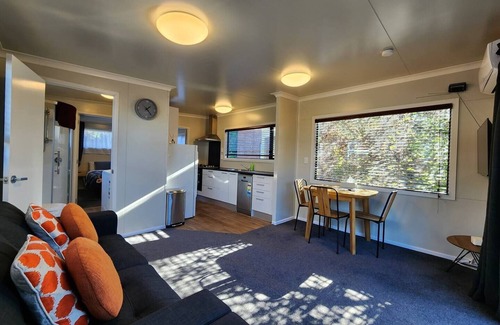 Dunedin City Centre Apartment | A Stone's Thrown From Town (Cosy Home)