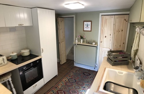 Holworth Cottage | A Stunning Dorset Thatched Cottage - Dog Friendly with Private Hot Tub