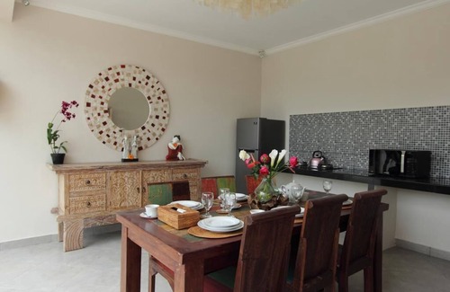 Penestanan Villa | A stylish Villa with Pool & Kitchen and greenery garden