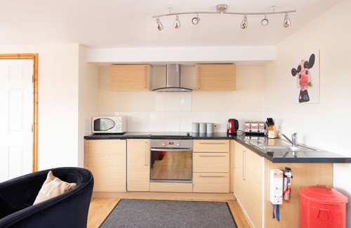 Saintbury Cabin | A superb Lodge with own private heated Indoor Swimming Pool close to Stratford