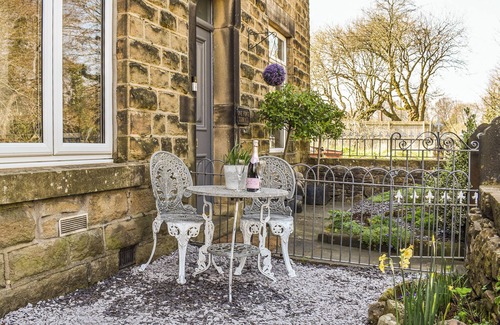 Chinley Cottage | A superbly finished holiday cottage lying within this quaint High Peak village.