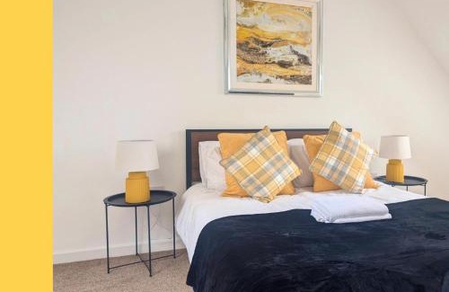 Margam House | A Swansea Getaway - 3 Bedroom Home with Hot Tub