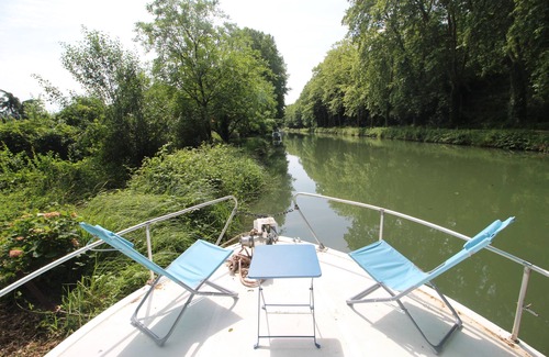 Meilhan-sur-Garonne Boat Rental | A timeless night aboard the Terry Carly!