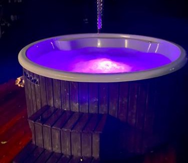 Pringi House | A tiny house with a garden and a hot tube