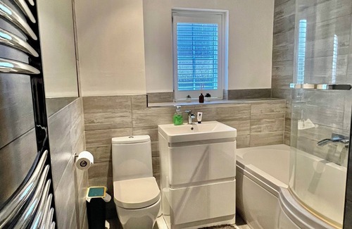 Greenhithe Apartment | A Touch of Comfort