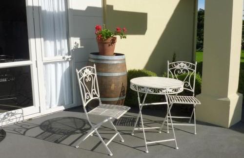 Tarurutangi Apartment | A Touch of Tuscany at Hillsborough