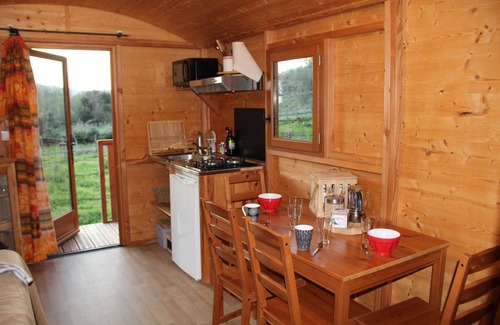 Vallecalle Ski Chalet | A trailer in the heart of a ranch, nature and you. The beach and mountains 10 minutes away