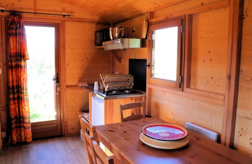 Vallecalle Ski Chalet | A trailer in the heart of a ranch, nature and you. The beach and mountains 10 minutes away
