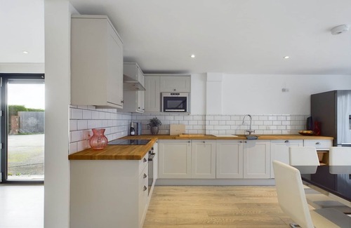 Ashford House | A tranquil farm stay in the Weald of Kent, 50mins from central London via PT.