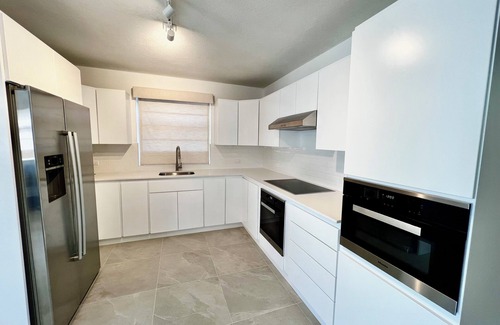 Old Trees Bay Apartment | A True Slice of Paradise in Paynes Bay, nNewly renovated lower level apartment.