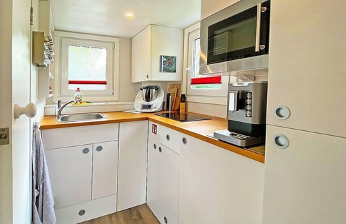 Satow House | A true tiny house on wheels – perfect for holiday and temporary living