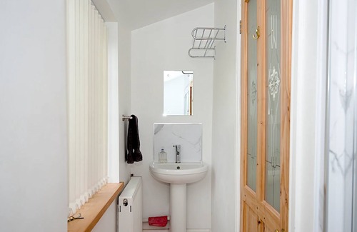 Welshpool Apartment | A two Bedroom Self-catered Annex for Visitors to the Rural Heart of Mid-wales