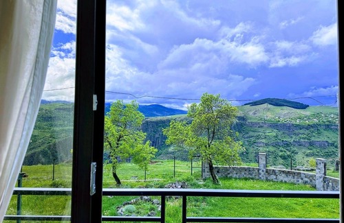 Dsegh House | A unique family guesthouse featuring stunning gorge views & modern amenities