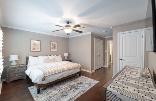 Georgetown House | A unique live music experience at the award winning Brownstone at the Summit!