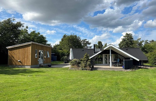 Stege Cottage | A very charming cottage close to the sea.