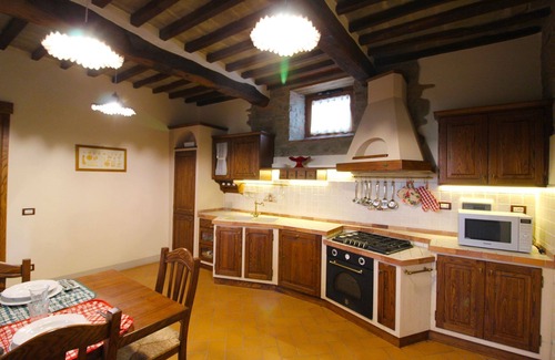 Pieve al Bagnoro Villa | A very old small stone hamlet set in a panoramic position a few km from the city of Arezzo. Endowed